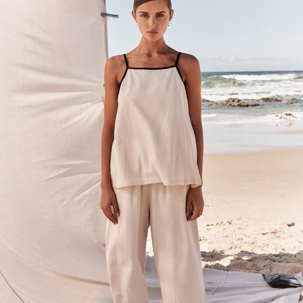 NWT Runway Scout Greta Top